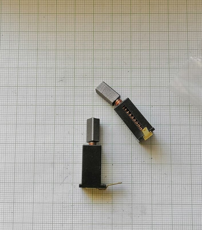 Szénkefe pár Bosch excenter csiszolóhoz